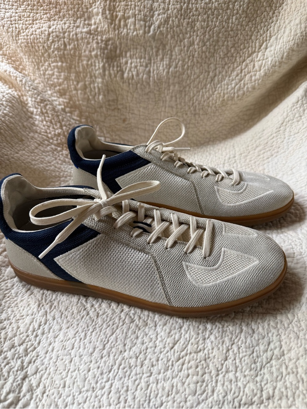 Rothy’s Men’s RS01 Sneaker Hudson Cream Navy Gum Sole Size 12